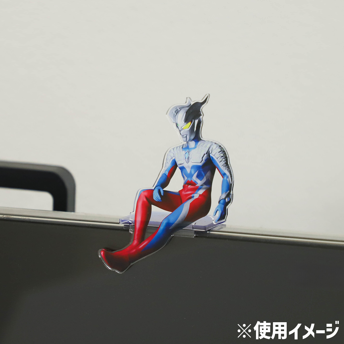 Ultraman Z Lights! & Sounds! Sevenger Figure