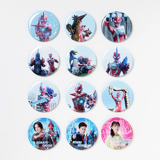 12枚セット　ウルトラマンデッカー　限定　非売品　缶バッジ　アリオ 変身アイテム DXオメガスラッガー ウルトラマンショップ限定