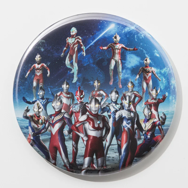 ウルトラマンシリーズ60周年 記念ビジュアルBIG缶バッジ（台座付き） 1